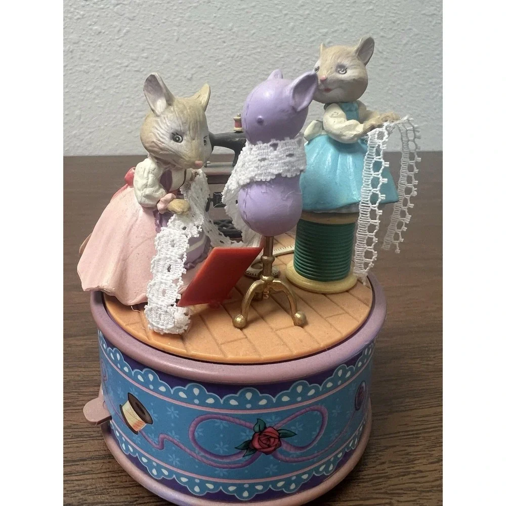 Enesco Mini Action Musical Itty Bitty Beauty Plays Can't Keep My Eyes Off Of You